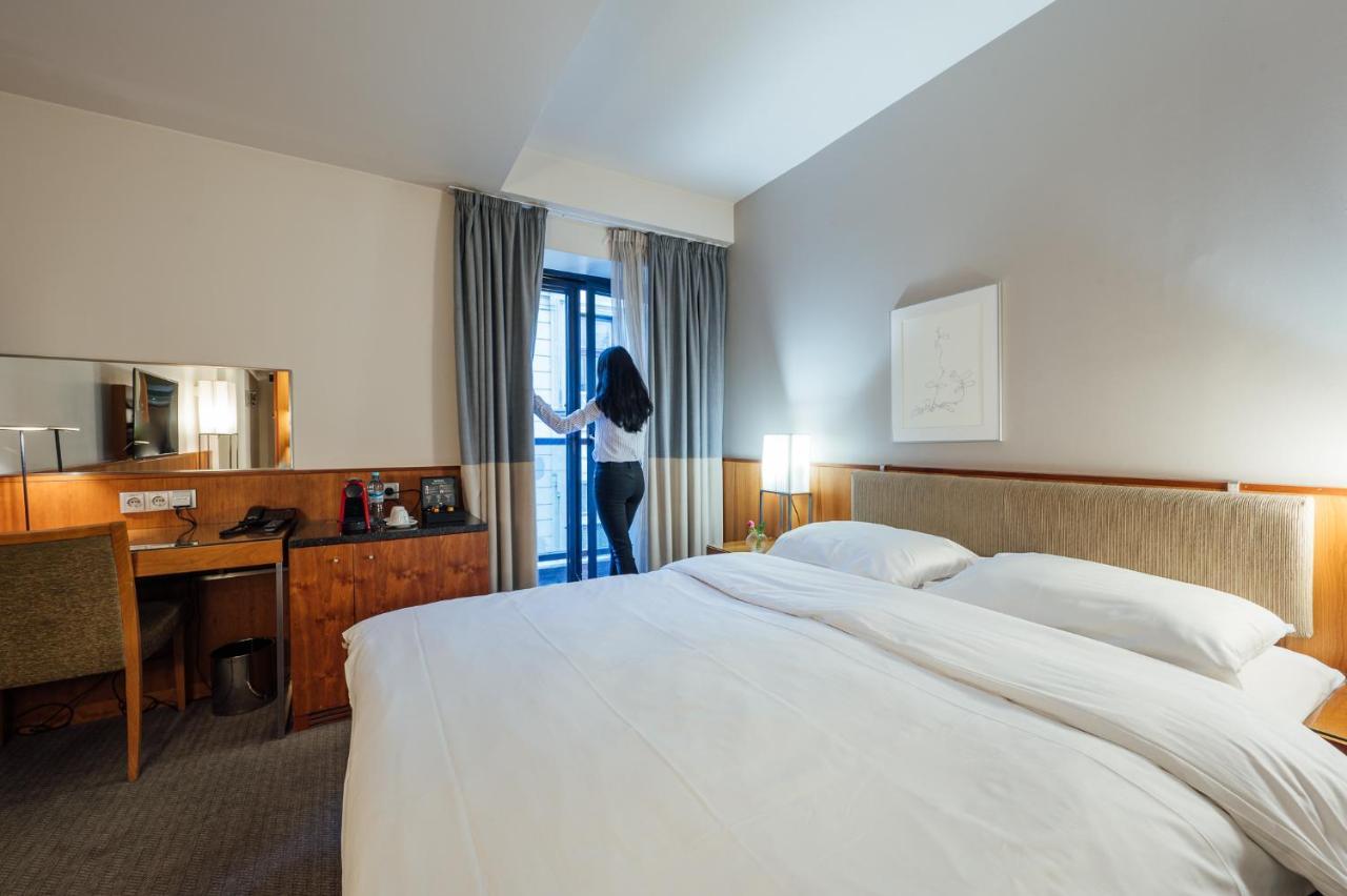 Peakture Hotel Bucarest Esterno foto