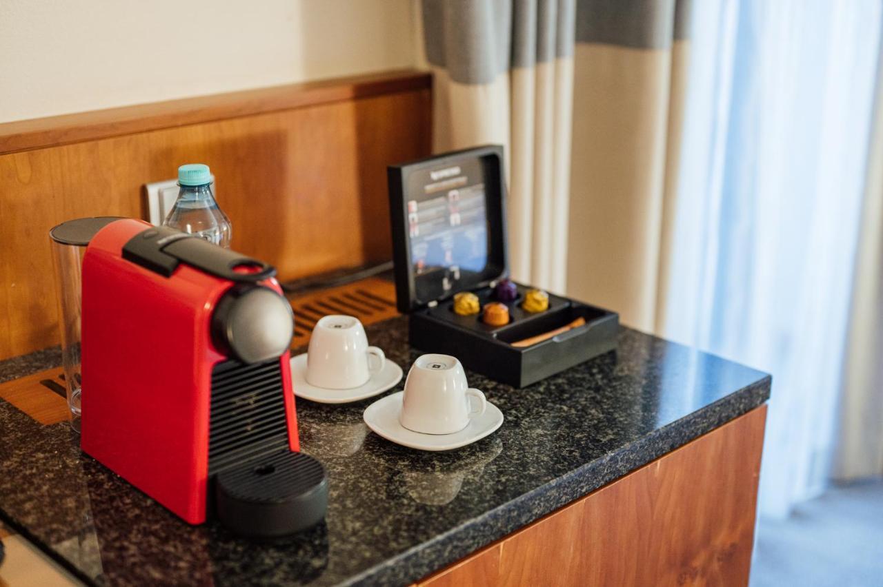 Peakture Hotel Bucarest Esterno foto