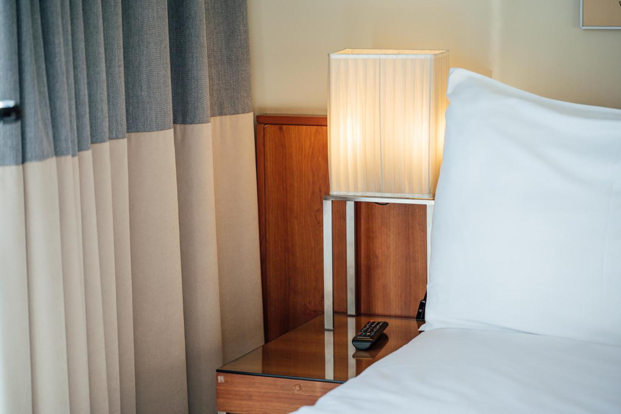 Peakture Hotel Bucarest Esterno foto