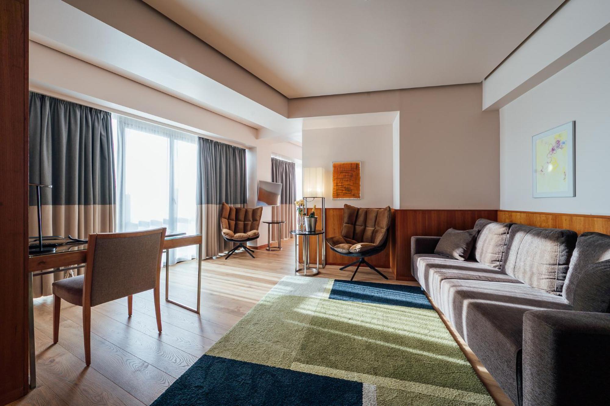 Peakture Hotel Bucarest Esterno foto