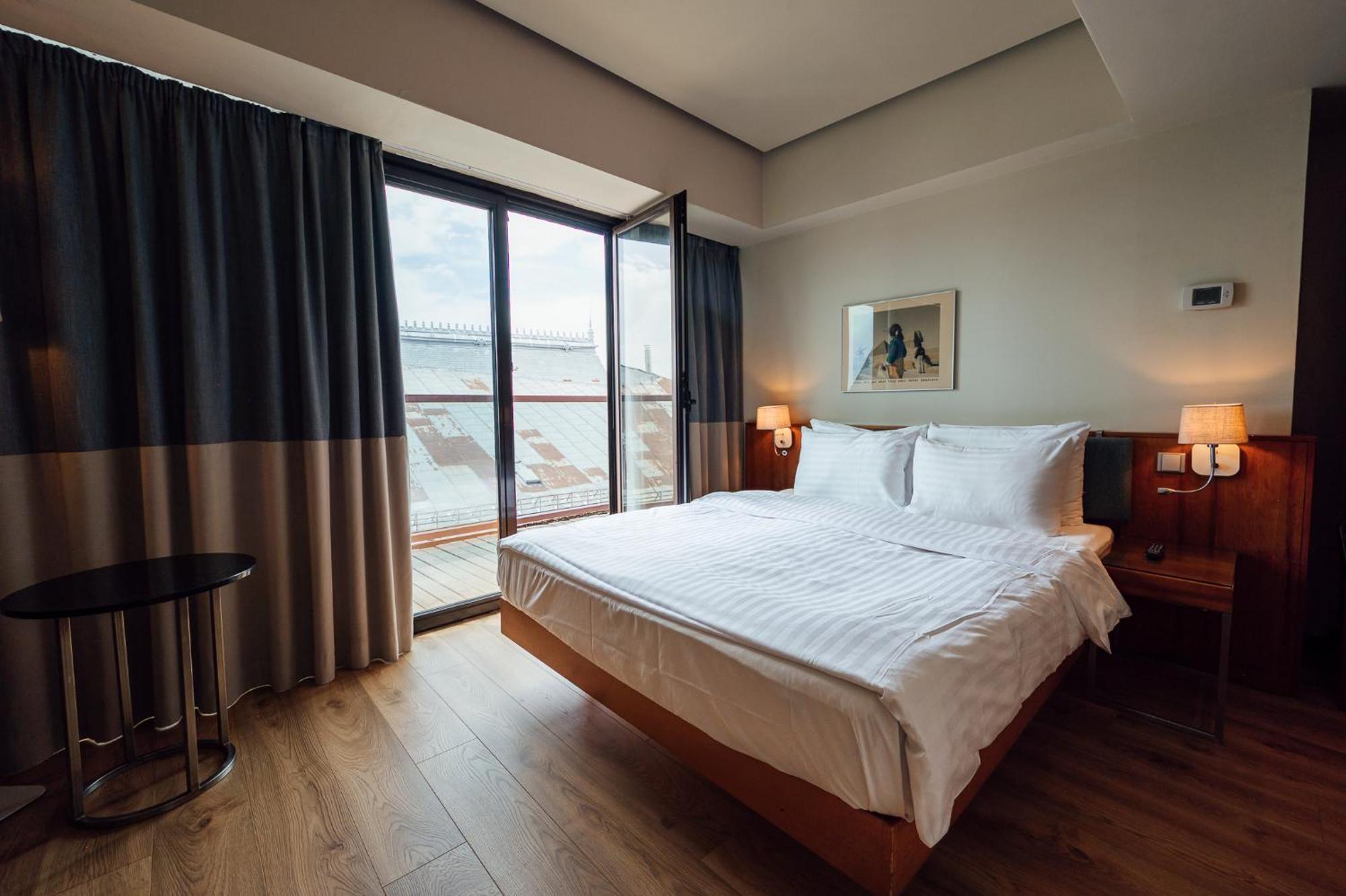Peakture Hotel Bucarest Esterno foto