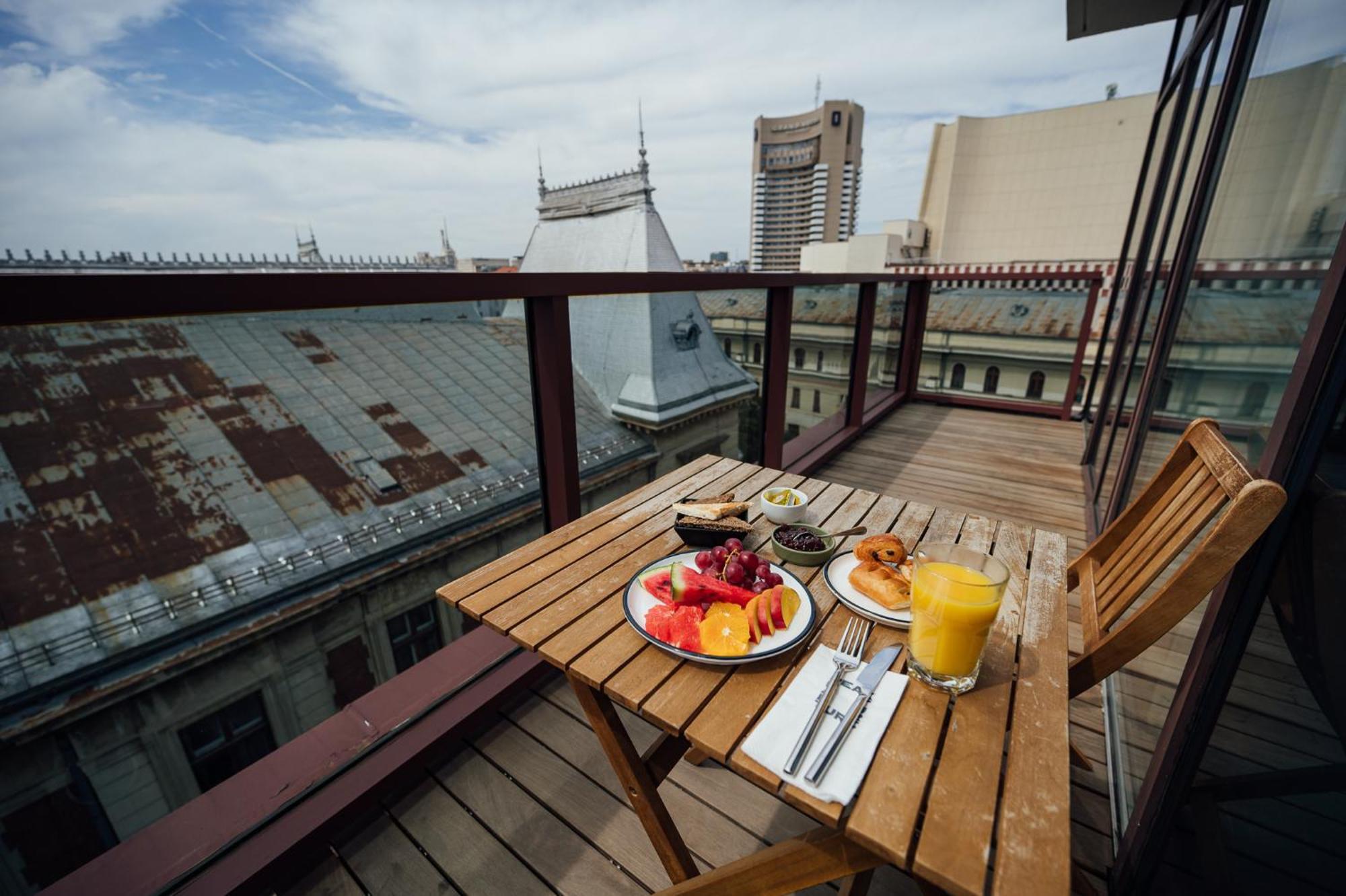 Peakture Hotel Bucarest Esterno foto